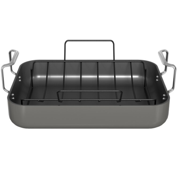 Covered roasting outlet pan